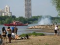 Kleine Yacht abgebrannt Koeln Hoehe Zoobruecke Rheinpark P004
